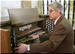     R. Lucente present&oacute; el instrumento
con todas sus enormes posibiliades sonoras.